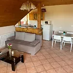 Esther Apartment *